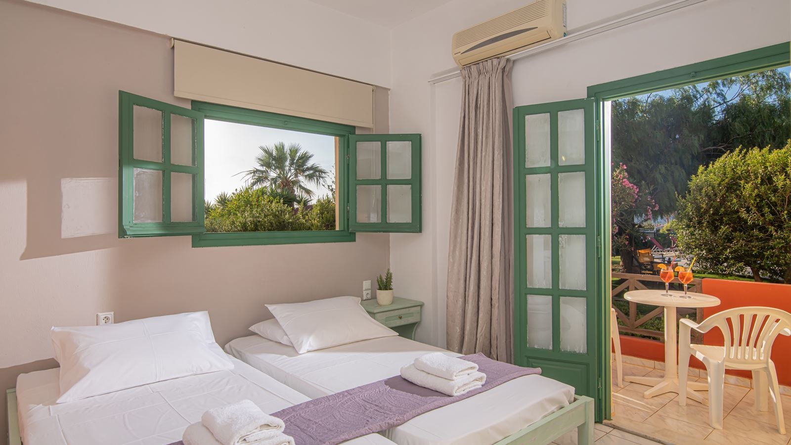 rooms-one-bedroom-apartment-with-garden-or-pool-view