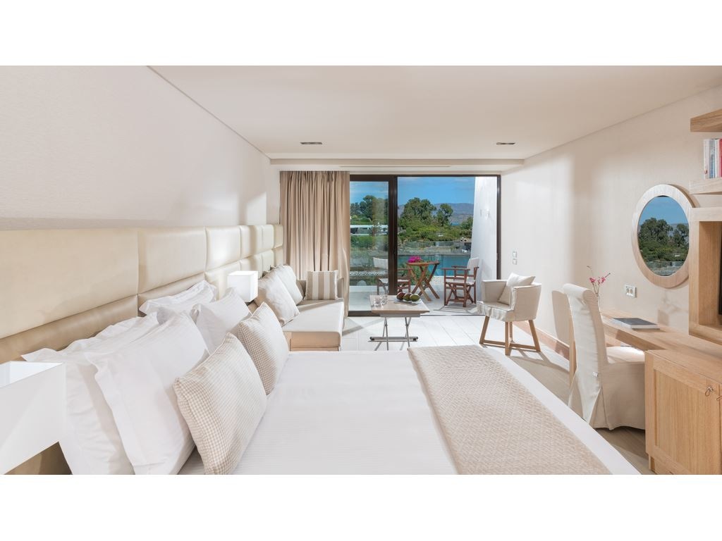 rooms-deluxe-bungalow-sea-view