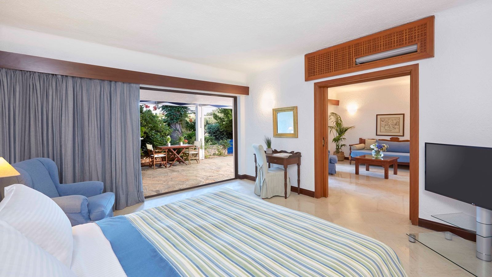 rooms-executive-bungalow-suite-pool-view-2-bathrooms