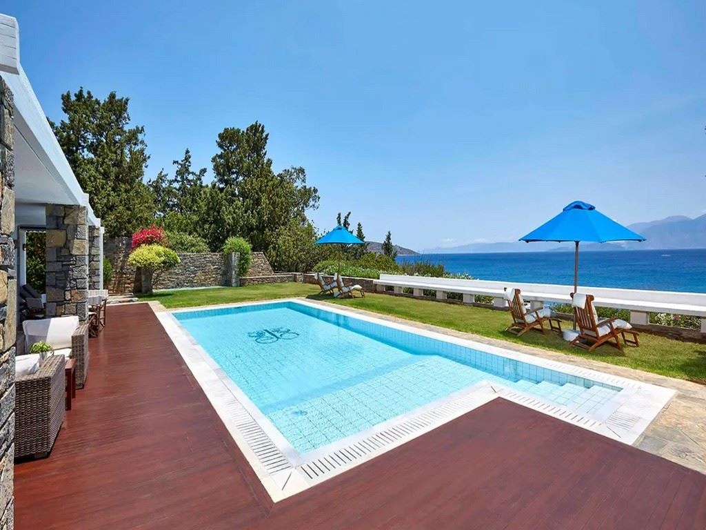 rooms-the-palace-suite-front-sea-view-with-a-private-heated-pool