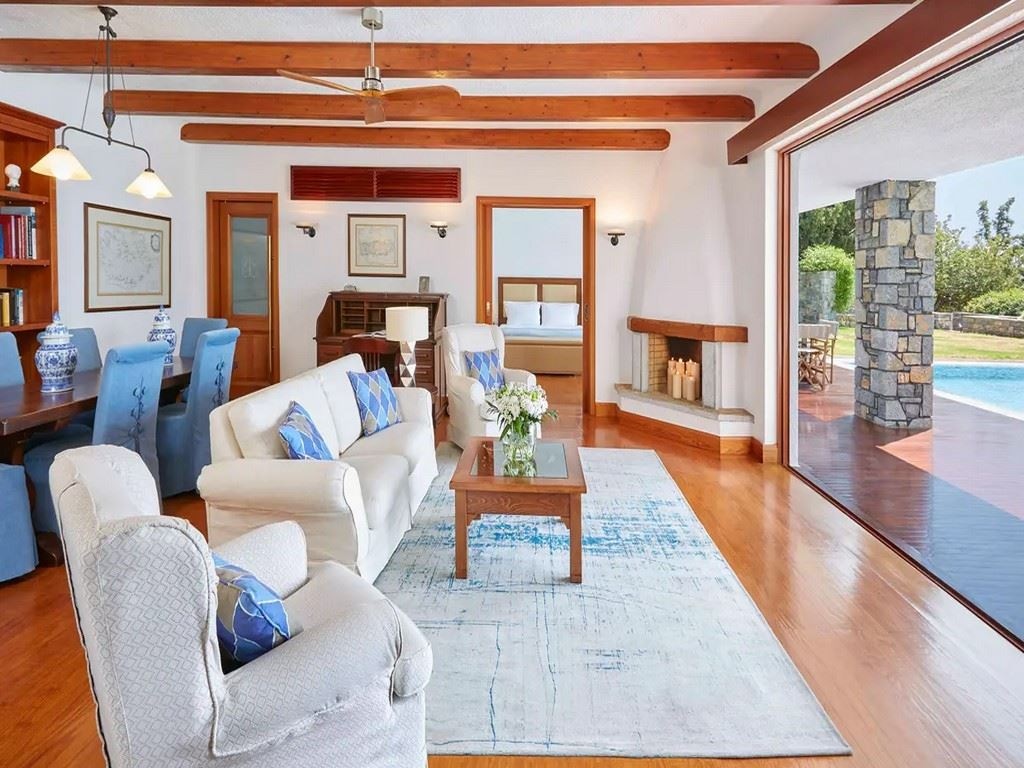 rooms-the-palace-suite-front-sea-view-with-a-private-heated-pool