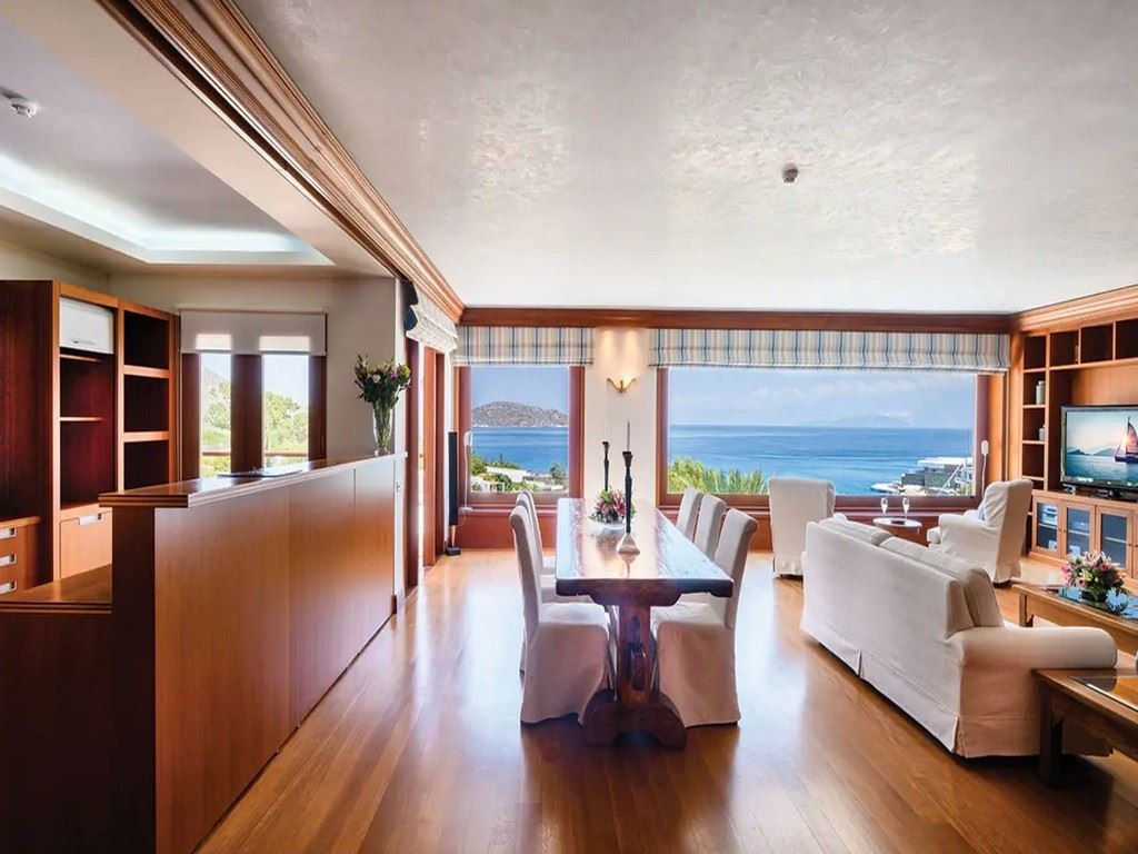 rooms-the-penthouse-suite-with-panoramic-sea-view