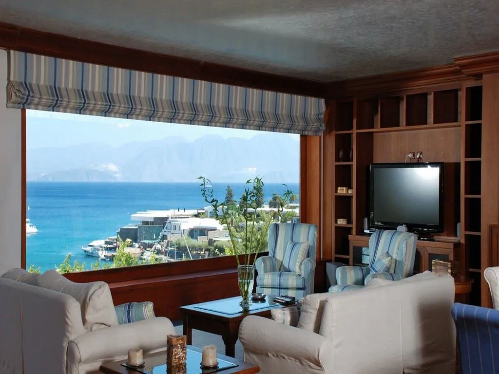 rooms-the-penthouse-suite-with-panoramic-sea-view
