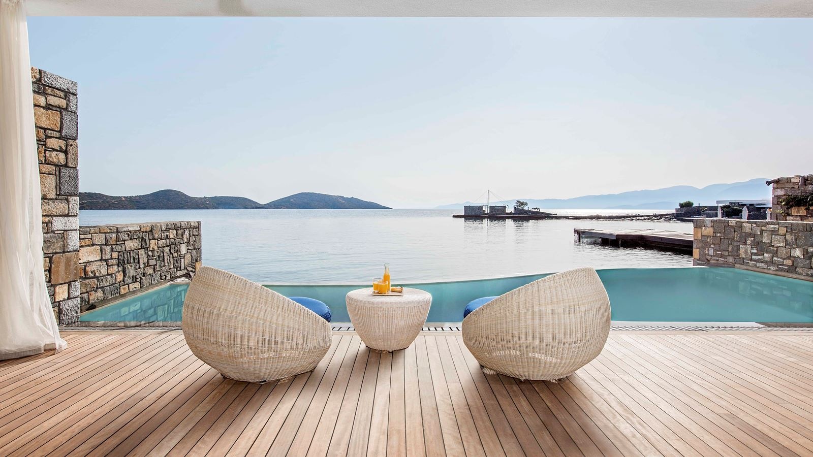 rooms-presidential-bungalow-suite-with-private--heated-pool