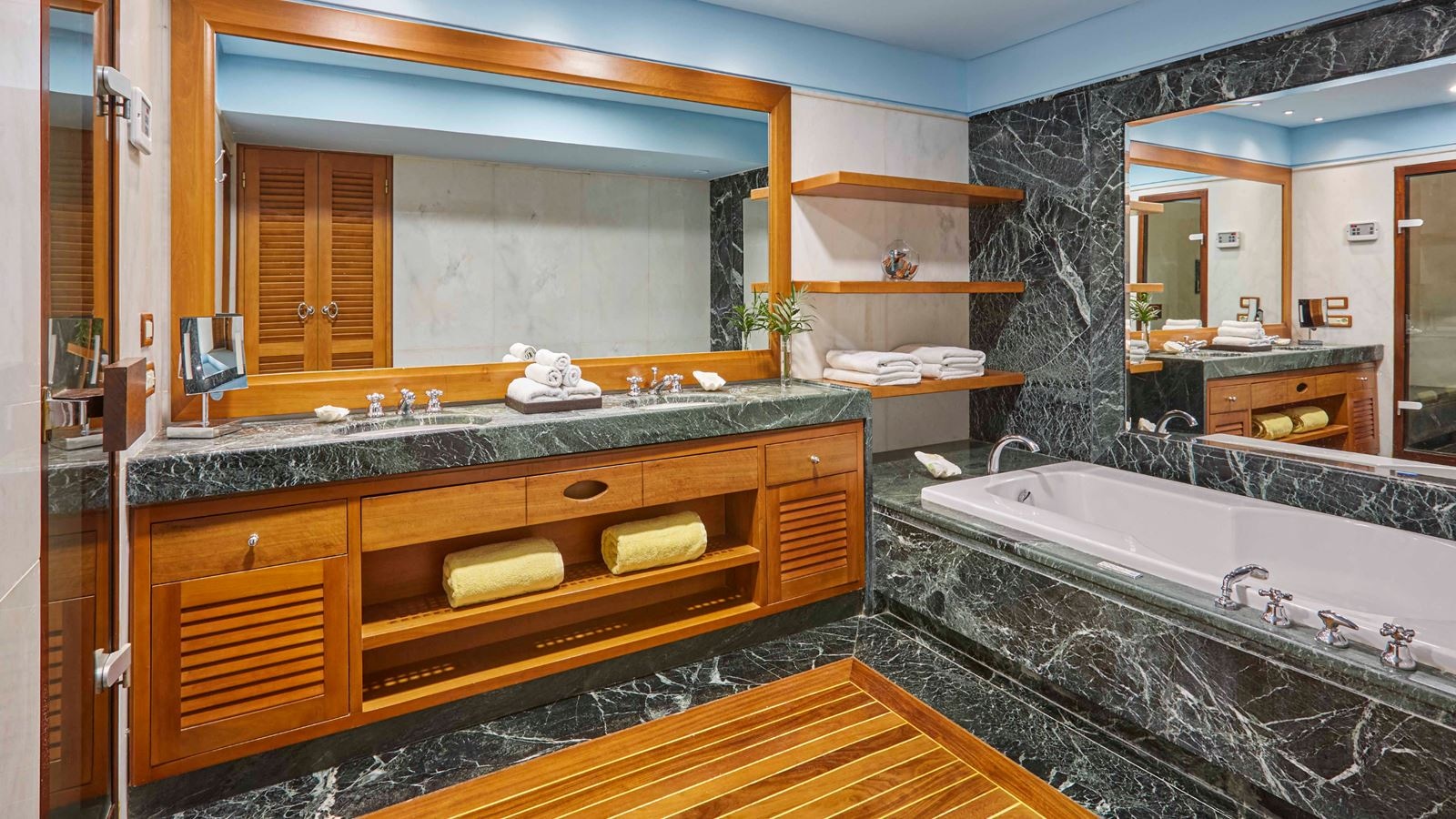 rooms-island-bungalow-waterfront