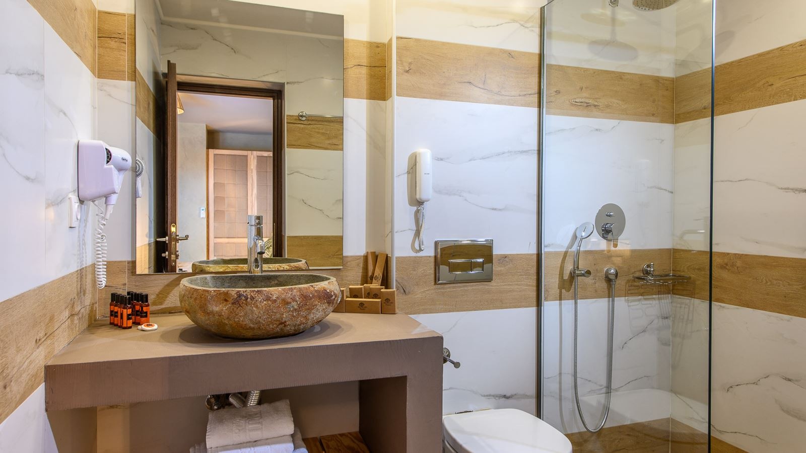 rooms-platinum two-bedroom-suite-sea-view-private-pool