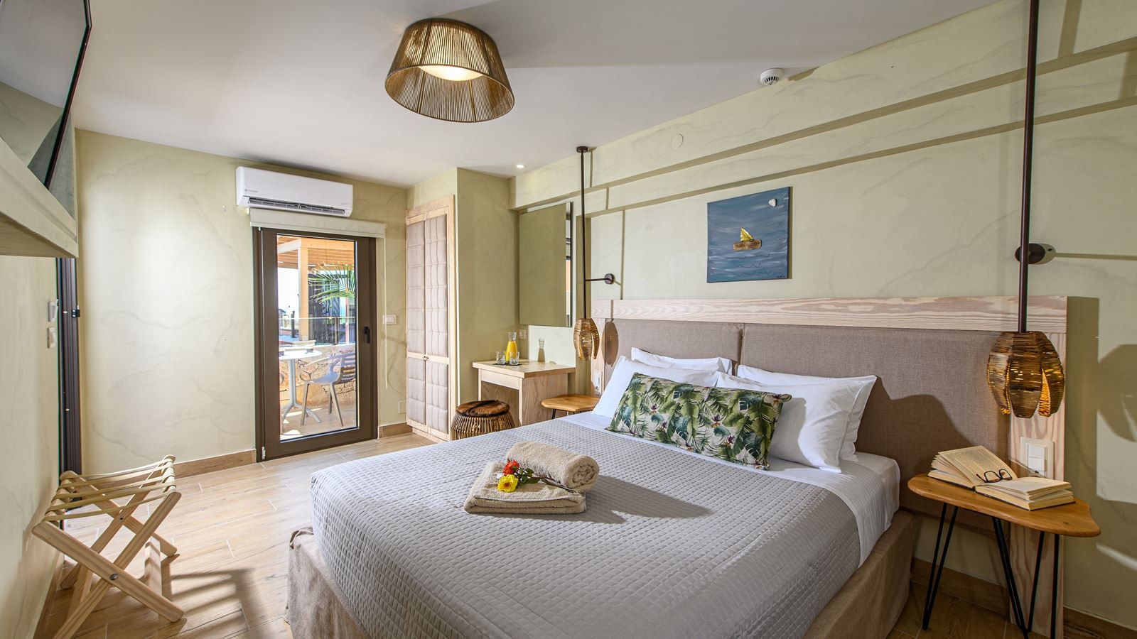 rooms-deluxe-room-inland-view