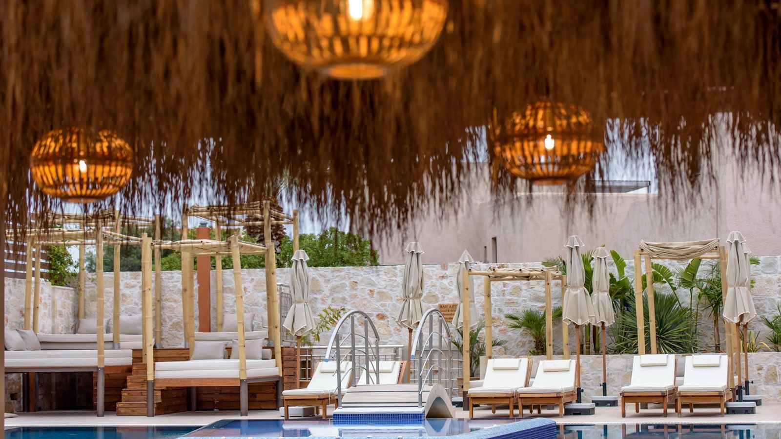 bars-clio-inpool-bar