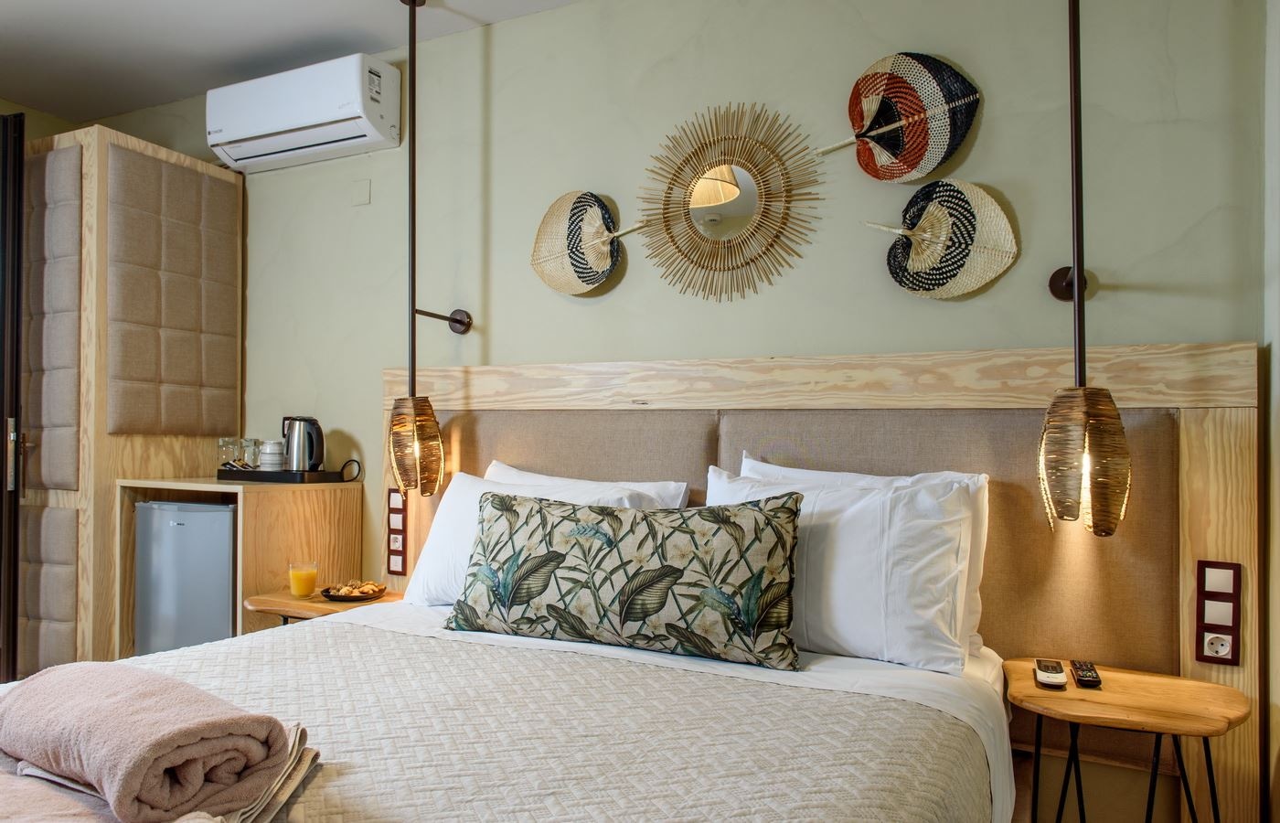 rooms-deluxe-room-single-use-land-view