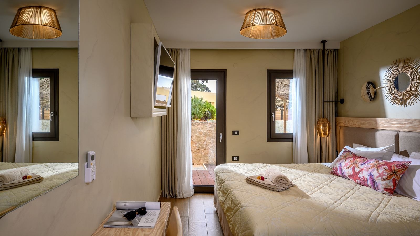 rooms-deluxe-room-single-use-land-view