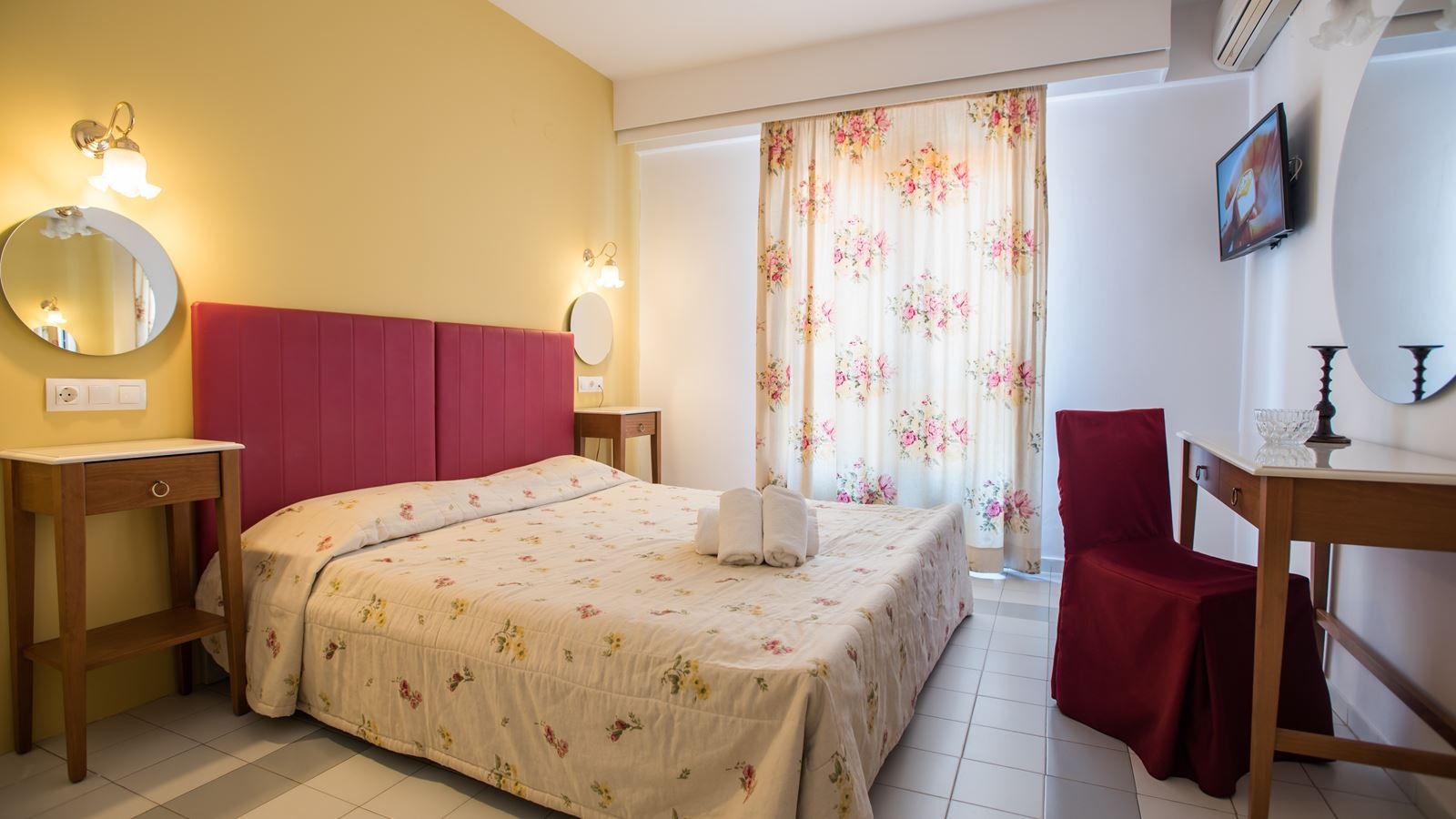 rooms-room-standard-double-balcony-or-terrace