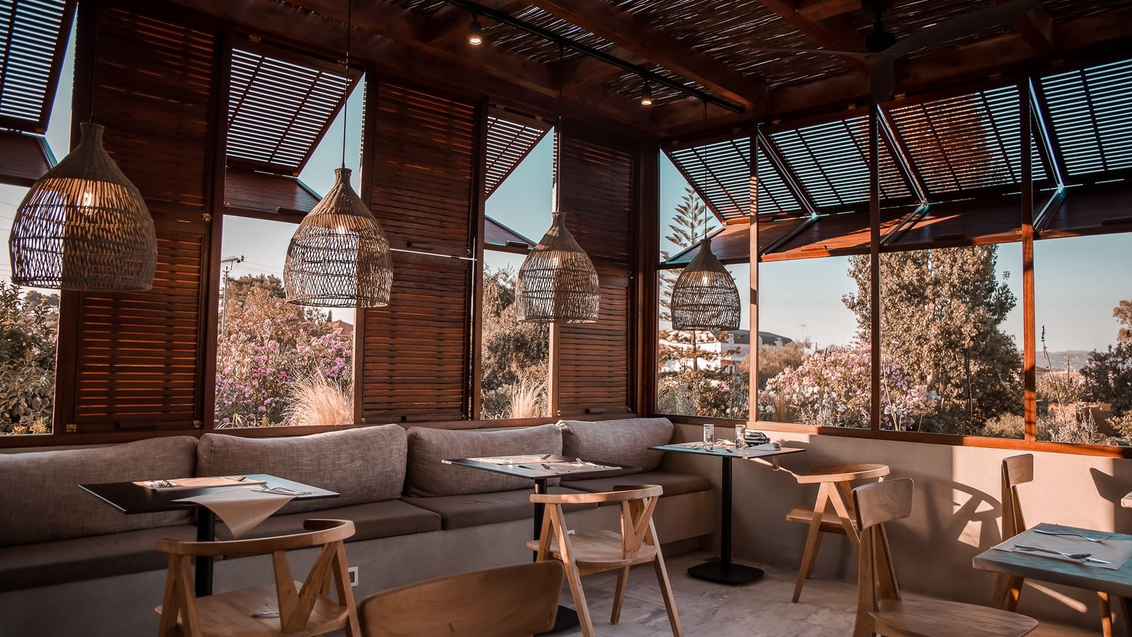 restaurants-castelli-main-buffet