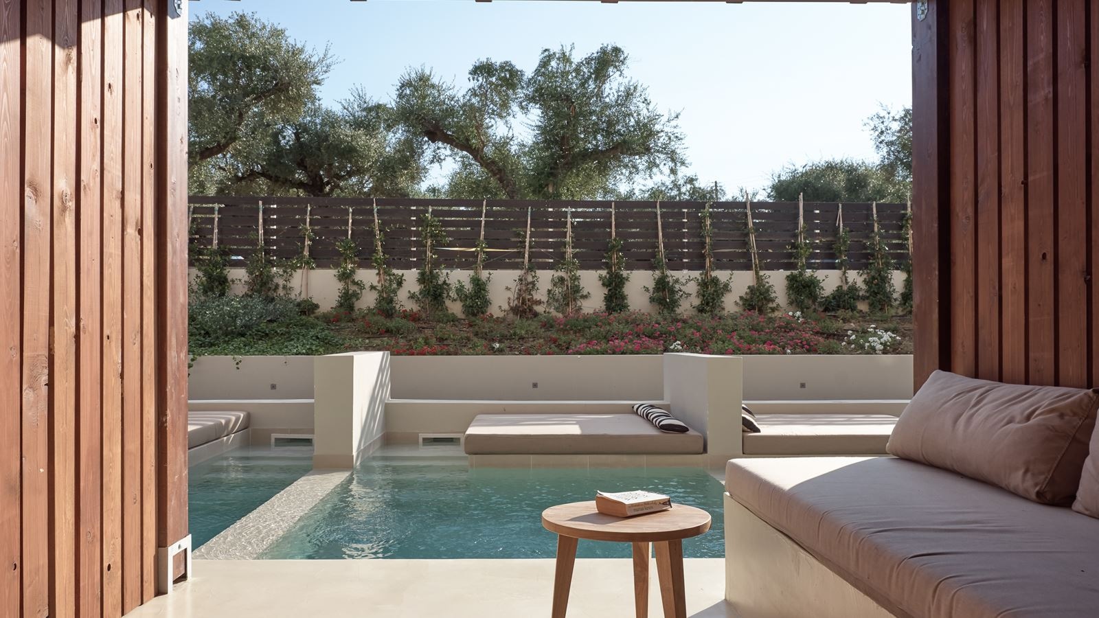 rooms-double-room-superior-swim-up