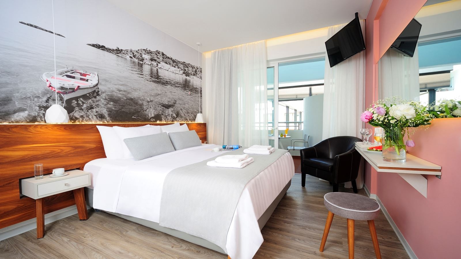 rooms-superior-room-land-view