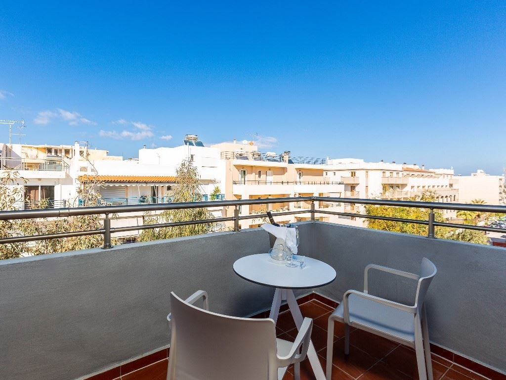 rooms-standard-room-land-view