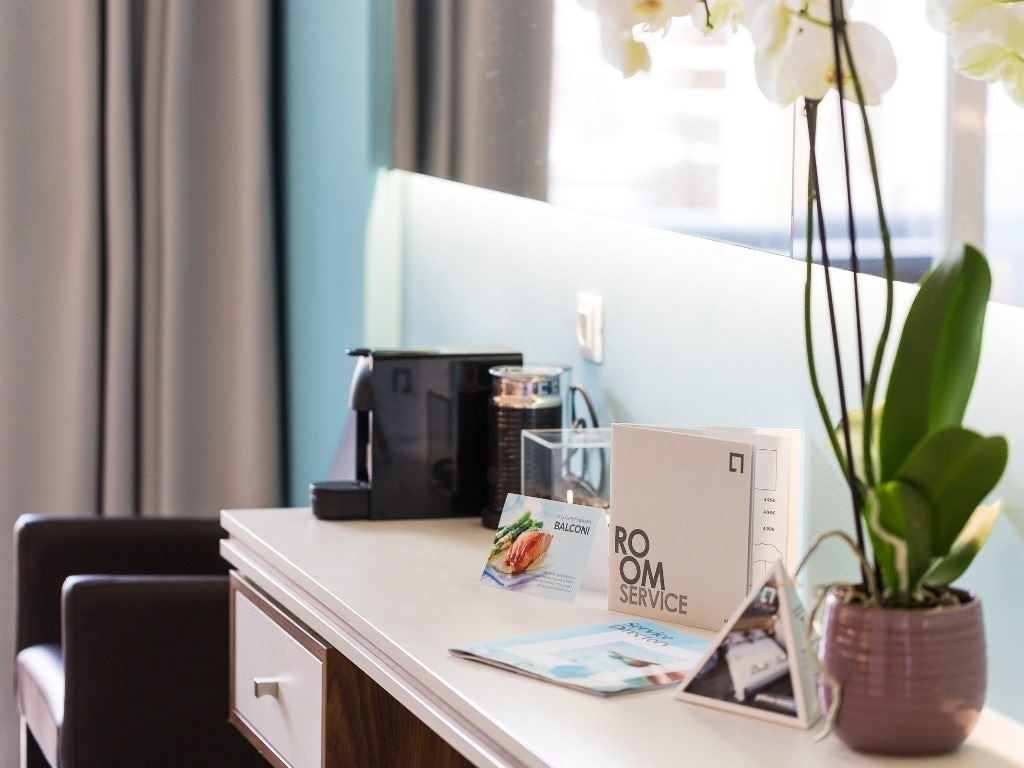 rooms-junior-suite-with-outdoor-jacuzzi