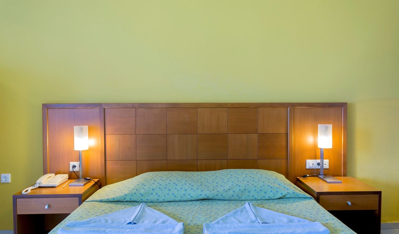 rooms-double-garden-view