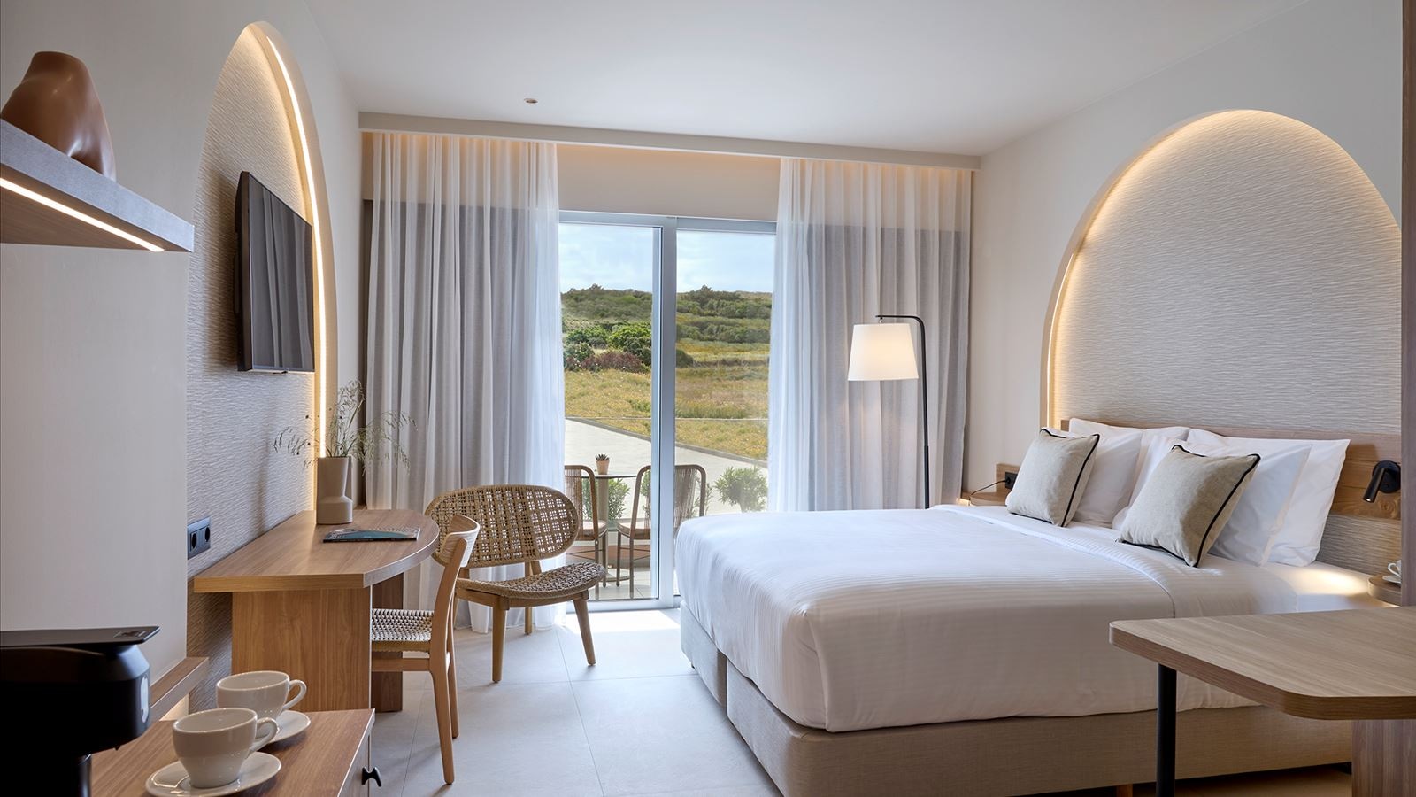 rooms-room-deluxe-singleuse-gardenview-balcony-or-terrace