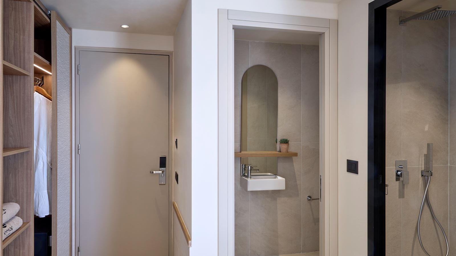 rooms-room-deluxe-single-use-seaview--balcony-or-terrace