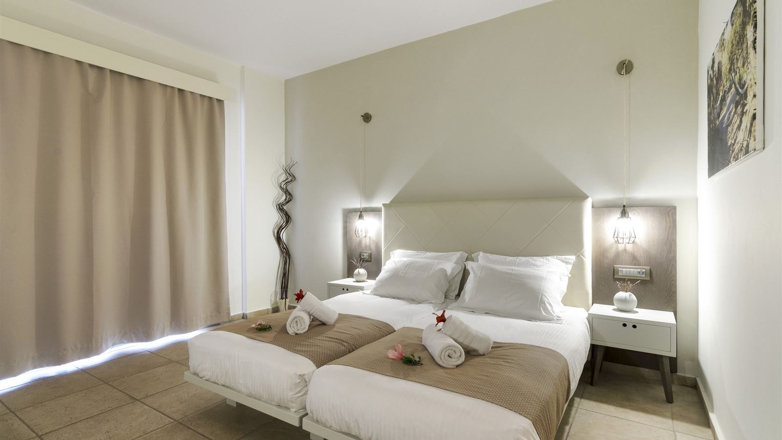 rooms-double-room-sv-balcony-or-terrace