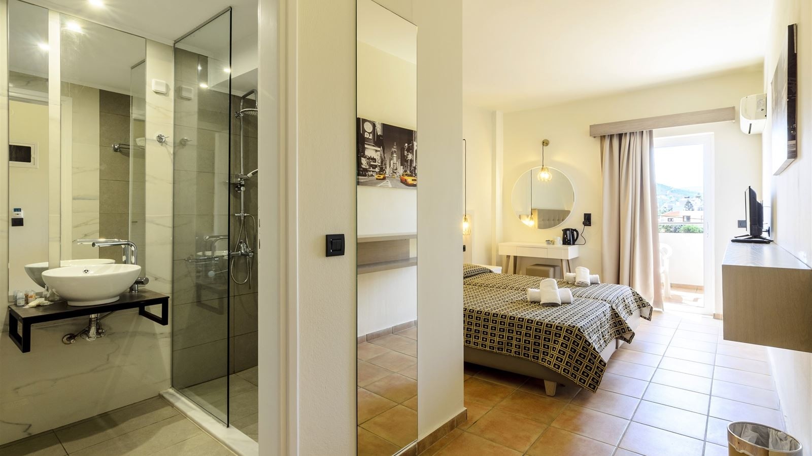 rooms-double-room-sv-balcony-or-terrace