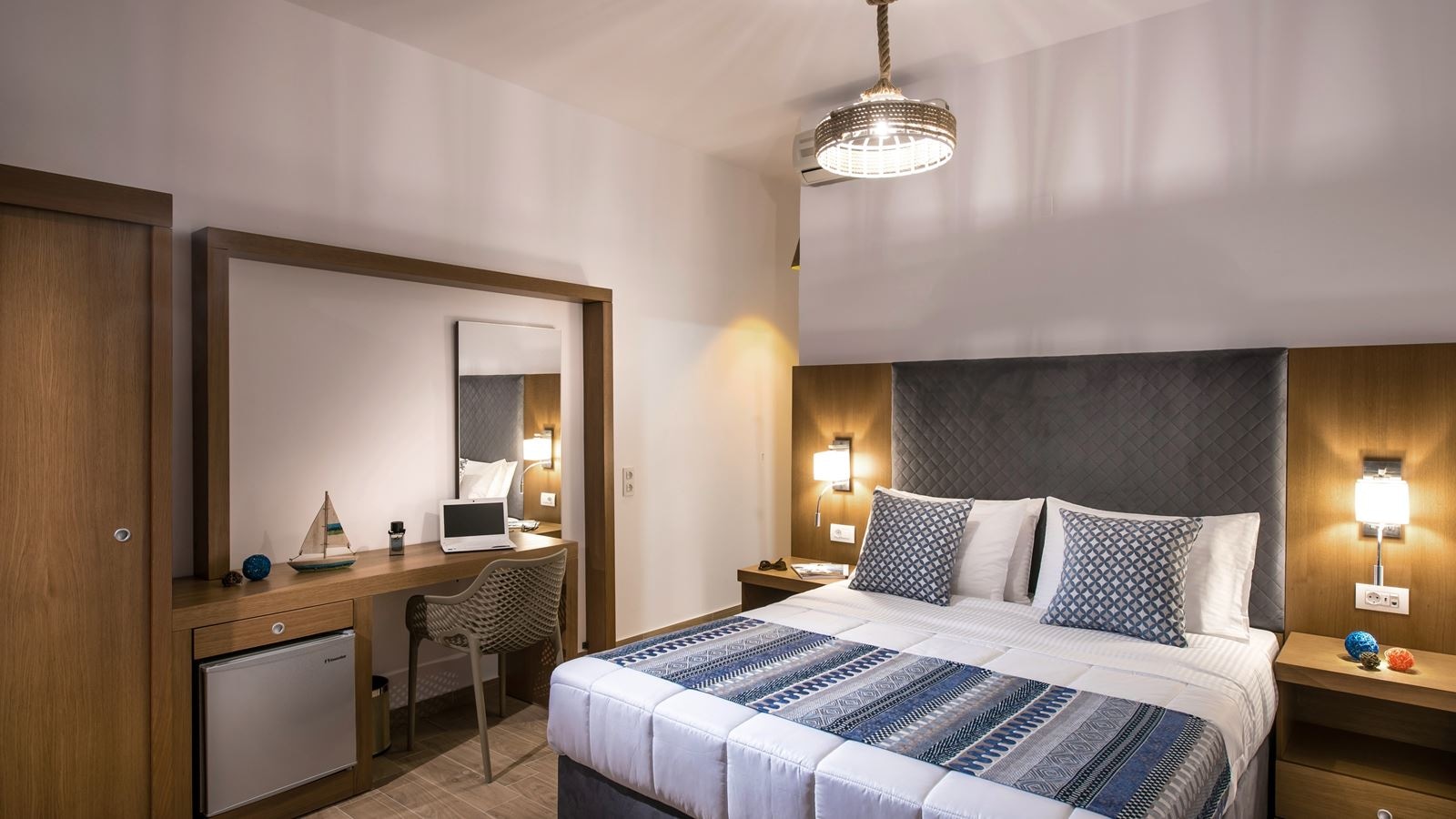 rooms-deluxe-double-room