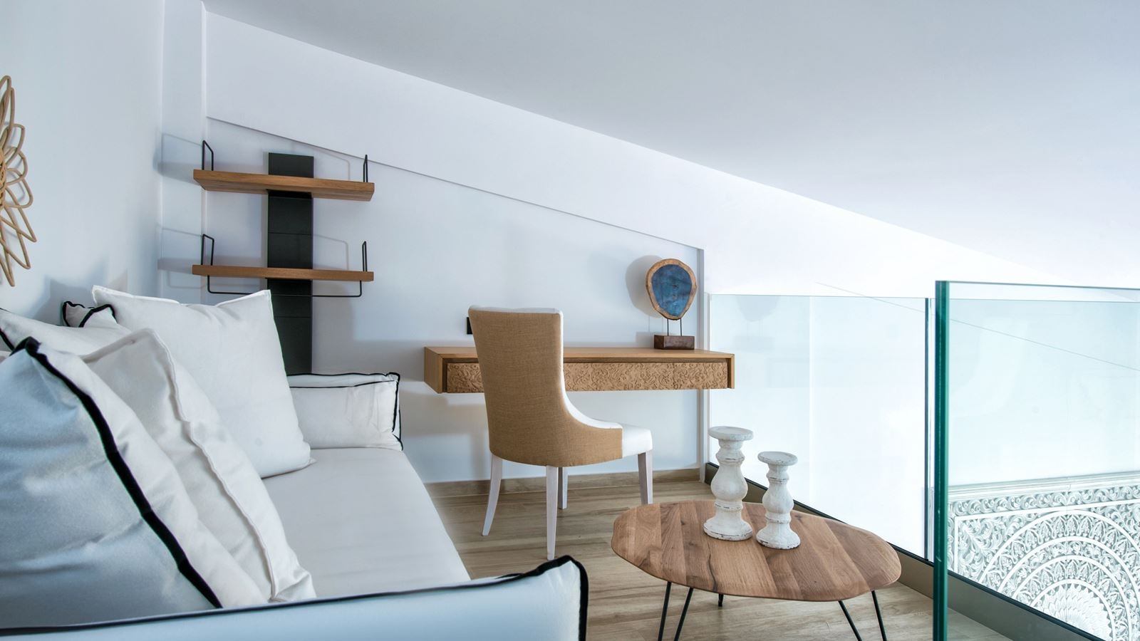 rooms-loft-deluxe-sea-view-guestroom