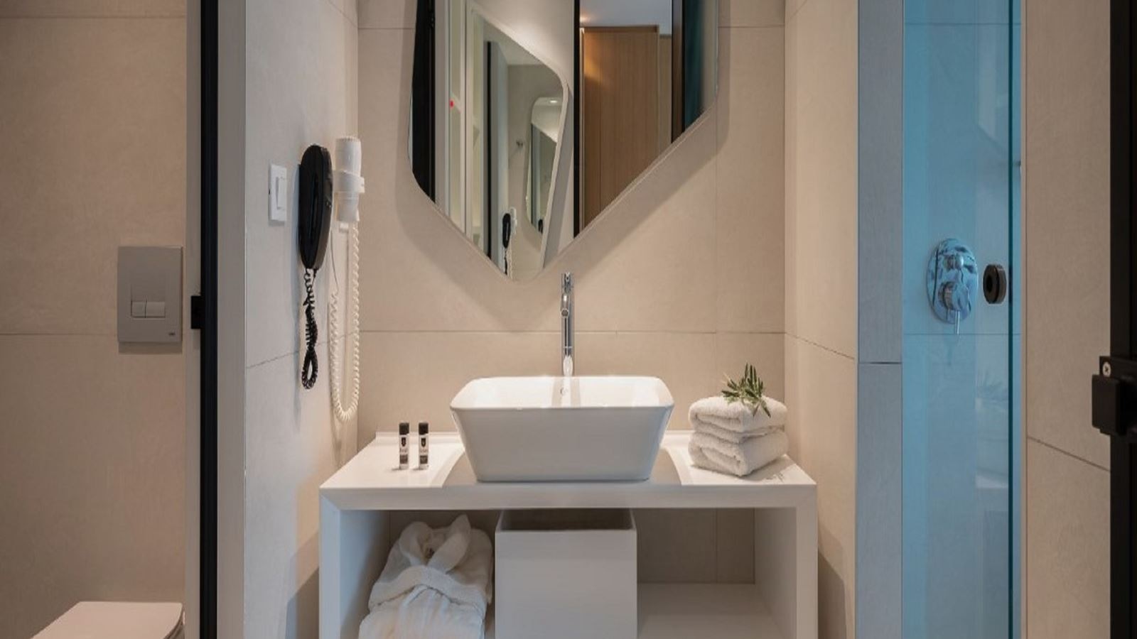 rooms-room-penthouse-sea-view-main-building