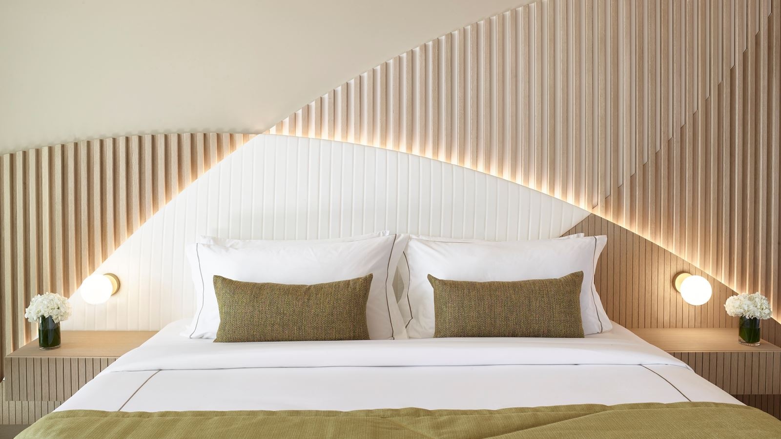 rooms-premier-suite-swim-up-sea-view