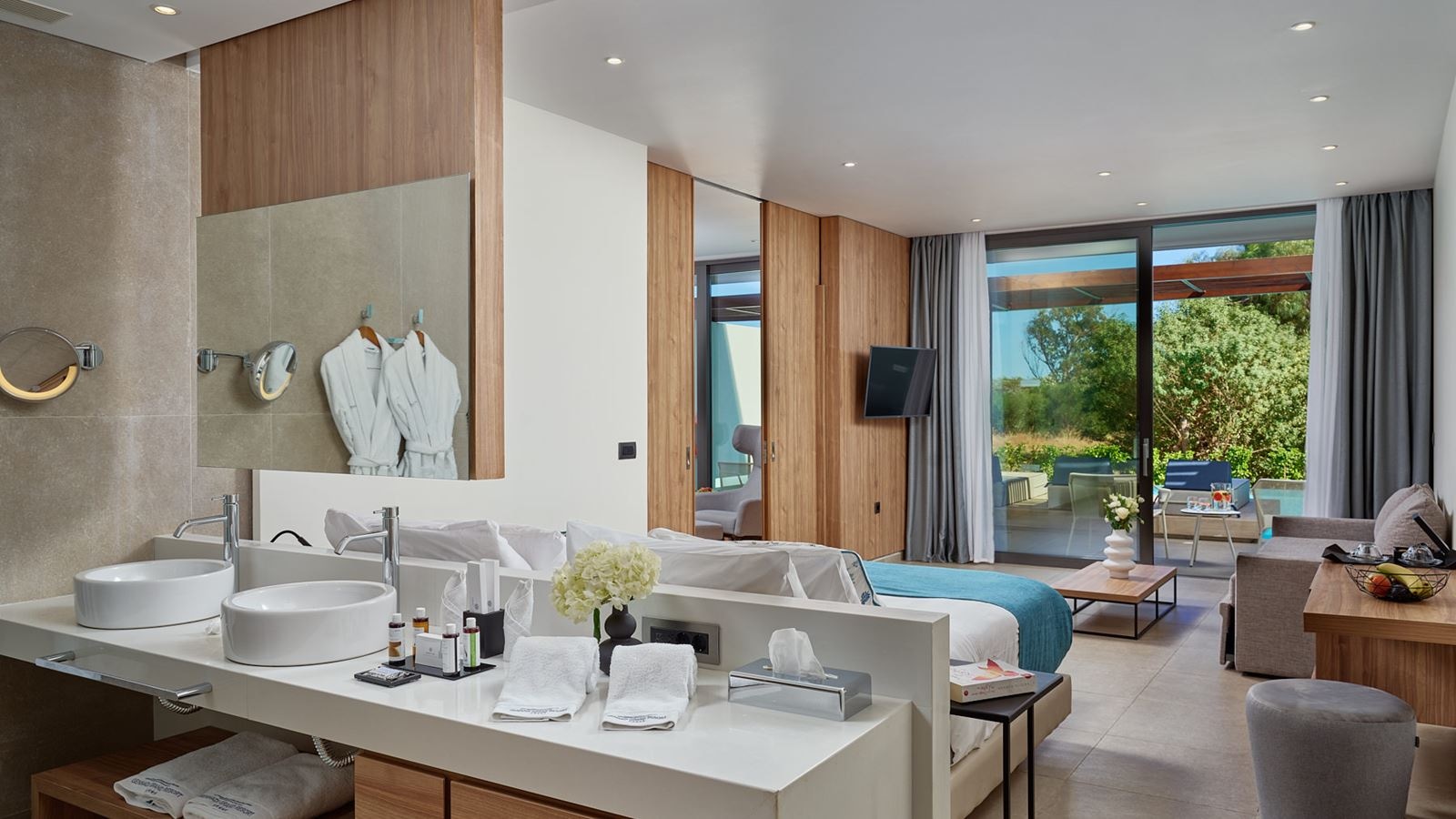 rooms-two-bedroom-suite-private-pool-garden-view