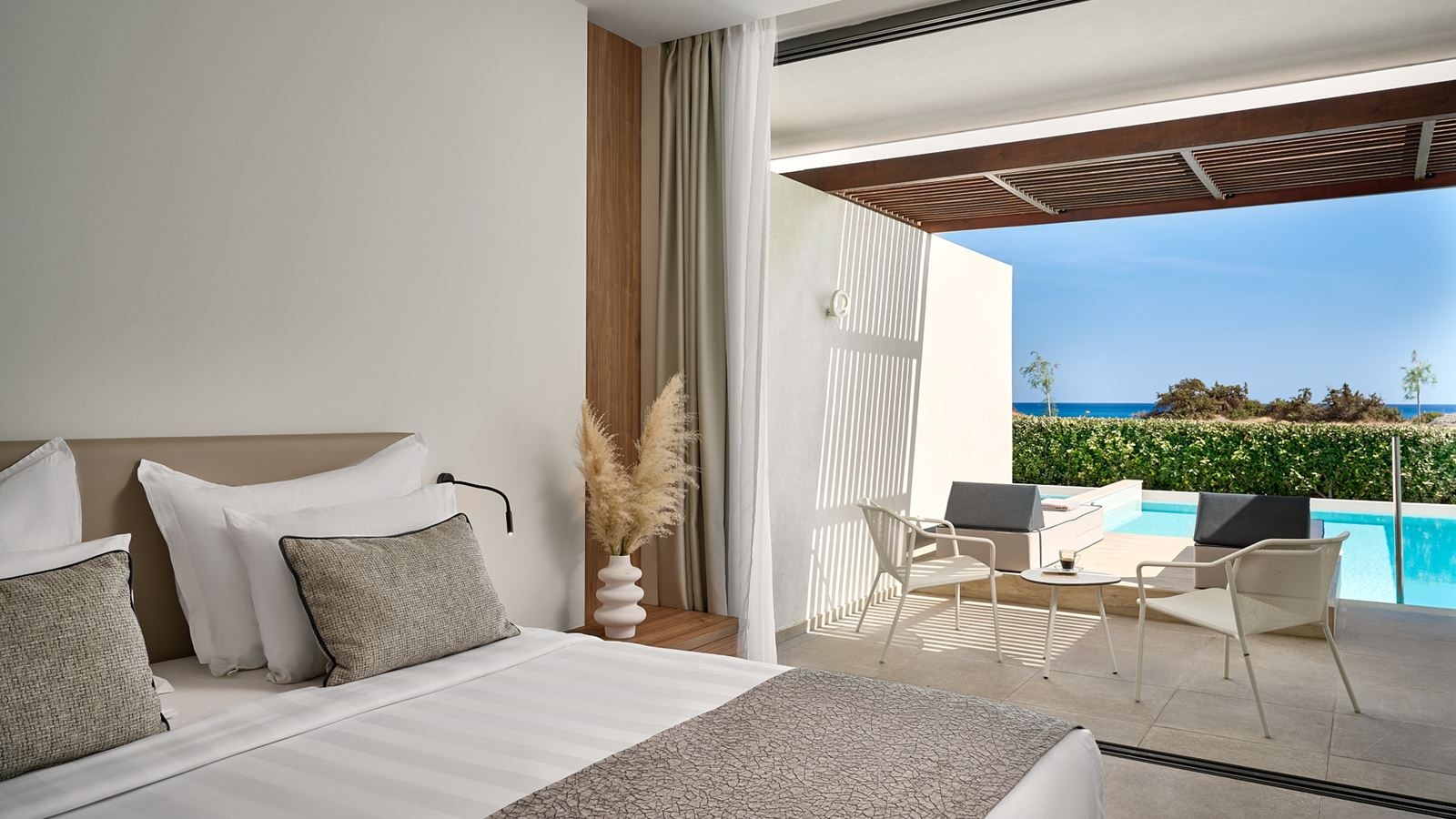 rooms-double-room-private-pool-sea-view