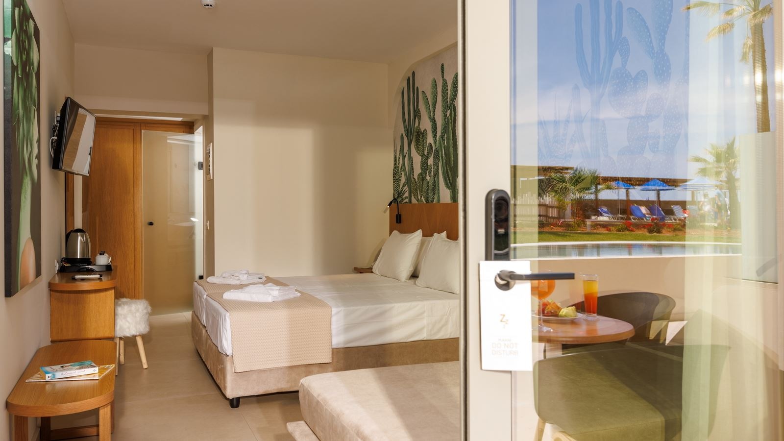 rooms-superior-double-balcony-or-terrace