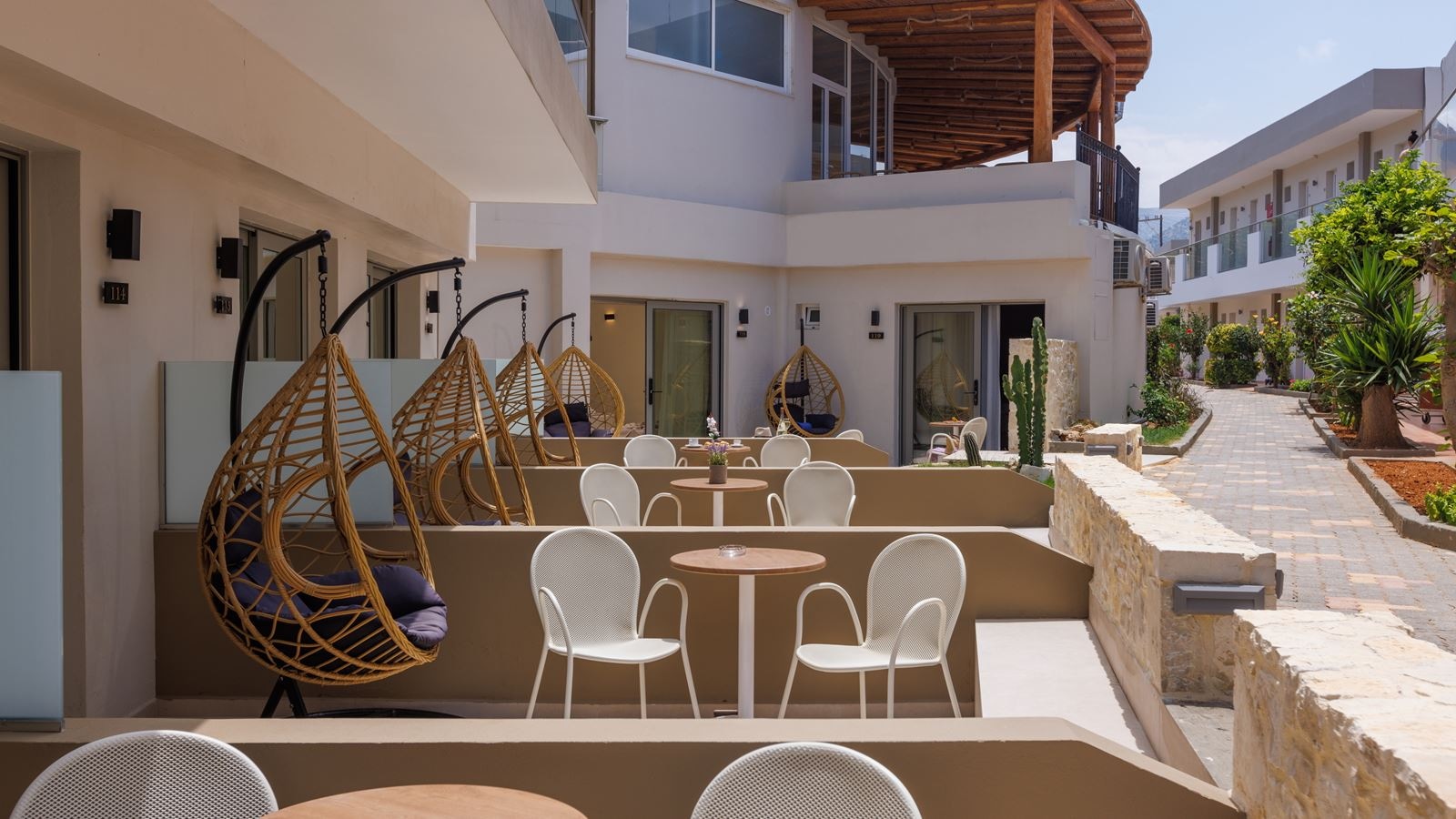 rooms-superior-double-balcony-or-terrace