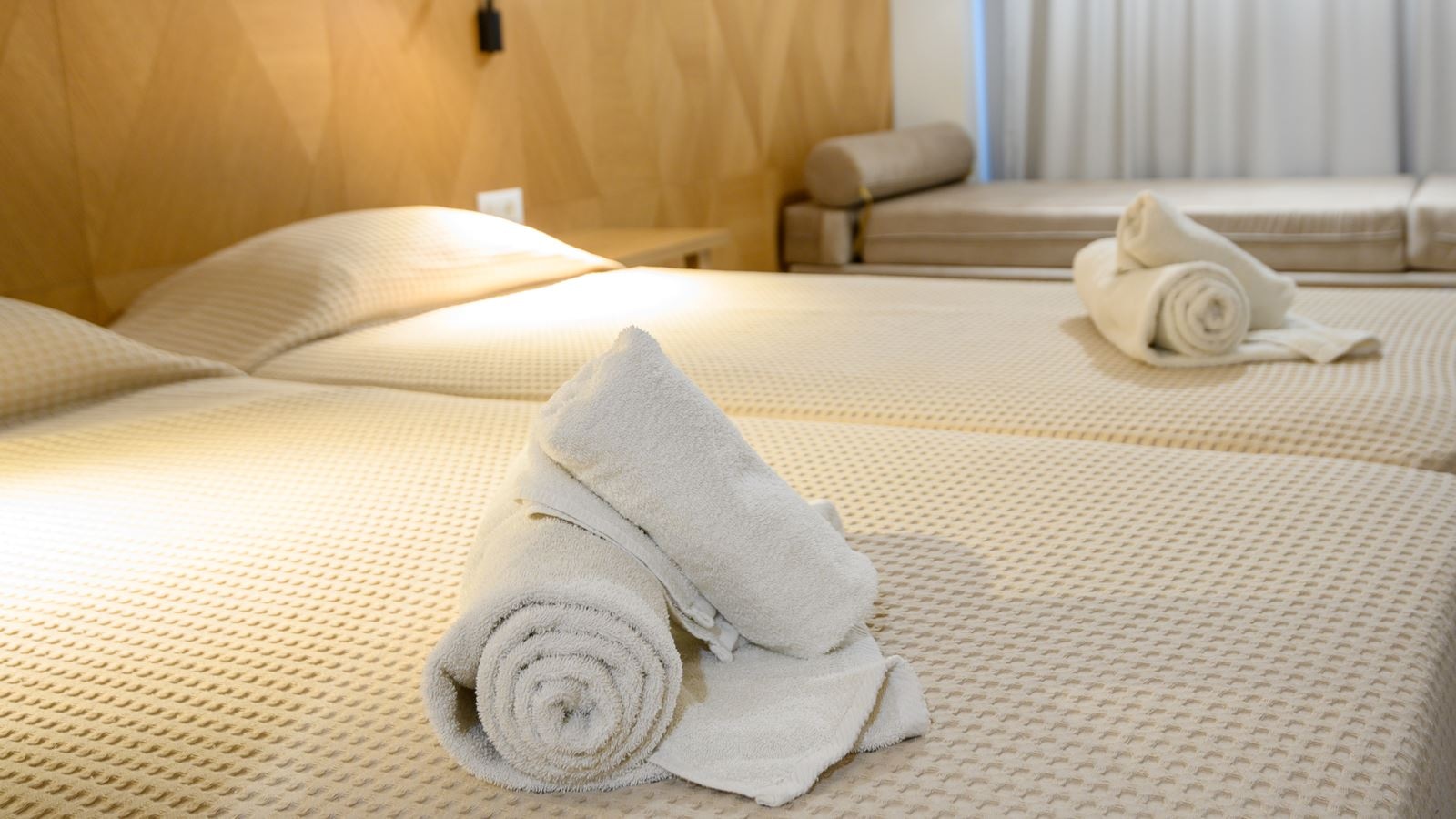 rooms-superior-double-shared-pool