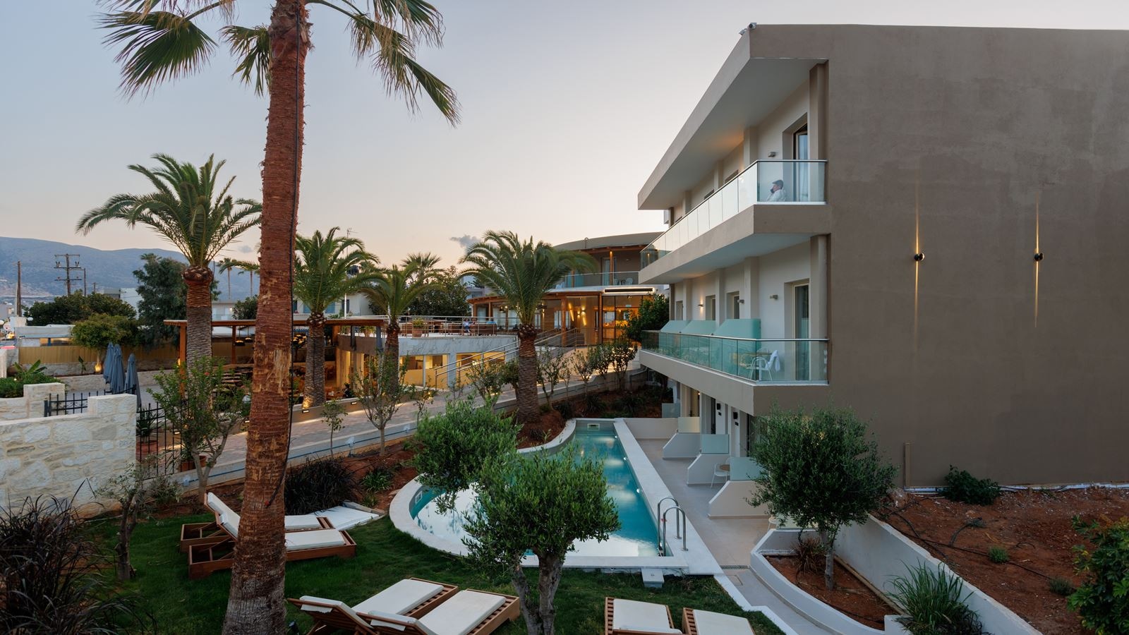 rooms-superior-double-shared-pool