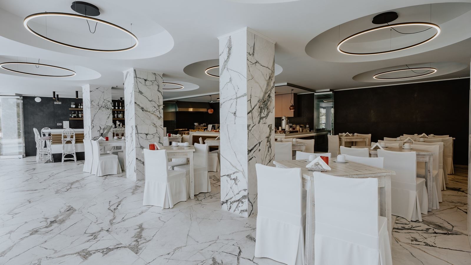 restaurants-restaurant