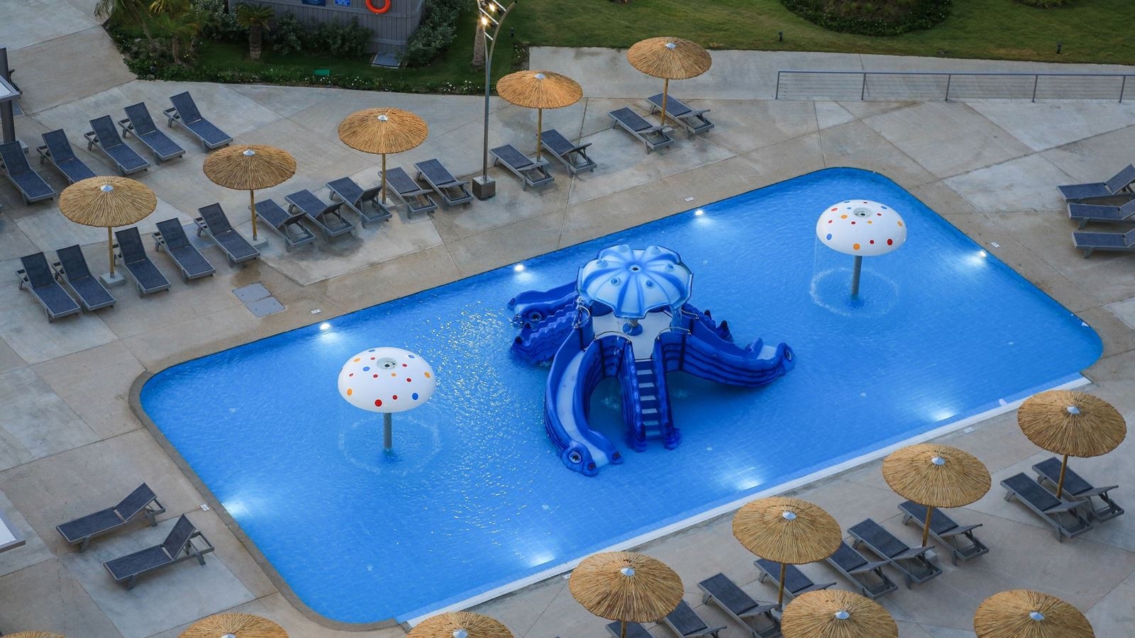 pools-outdoor-childrens-pool