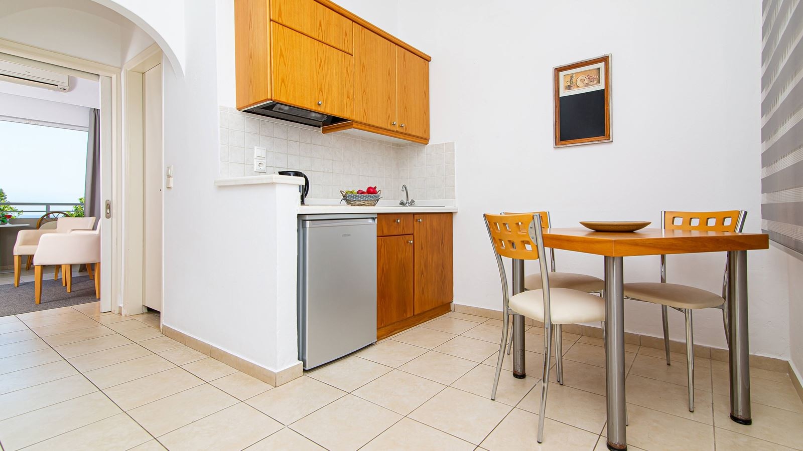 rooms-apartment-luxury-1-bedroom-seaview-balcony-or-terrace