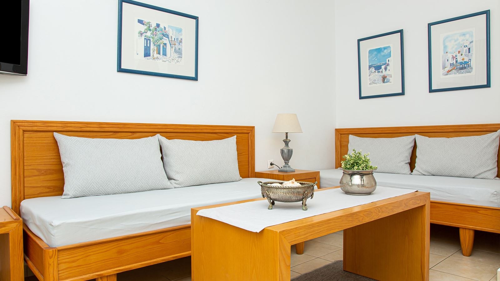 rooms-apartment-luxury-1-bedroom-seaview-balcony-or-terrace