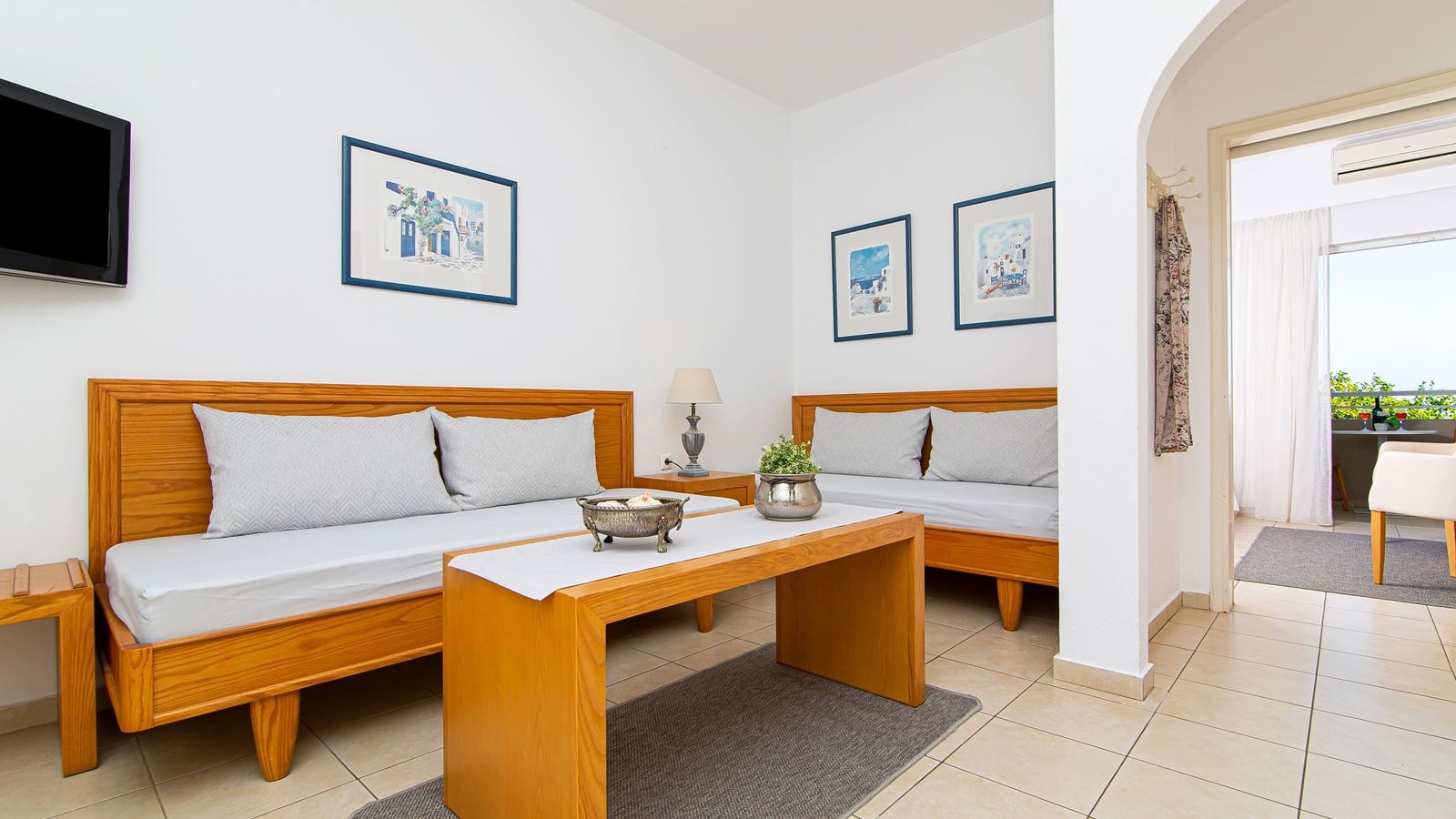 rooms-apartment-luxury-1-bedroom-seaview-balcony-or-terrace