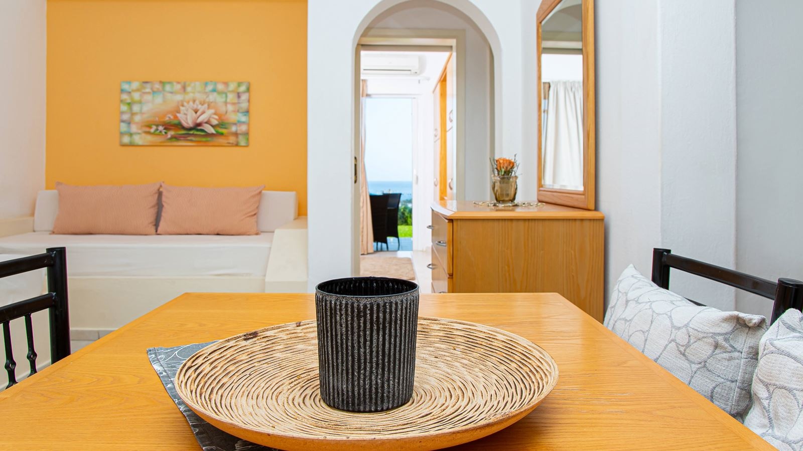 rooms-apartment-luxury-1-bedroom-seaview-balcony-or-terrace