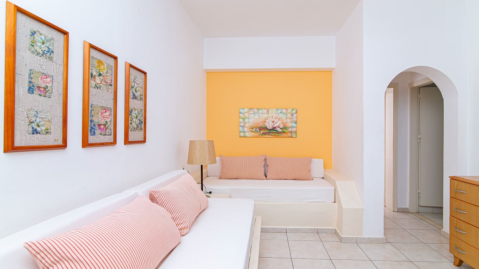 rooms-apartment-luxury-1-bedroom-seaview-balcony-or-terrace