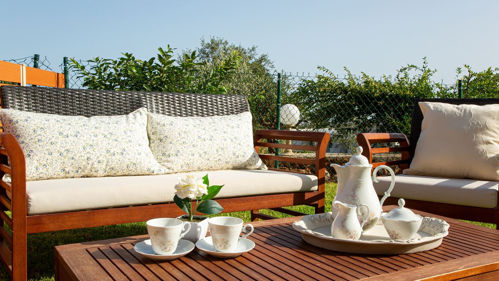 rooms-apartment-luxury-1-bedroom-seaview-balcony-or-terrace