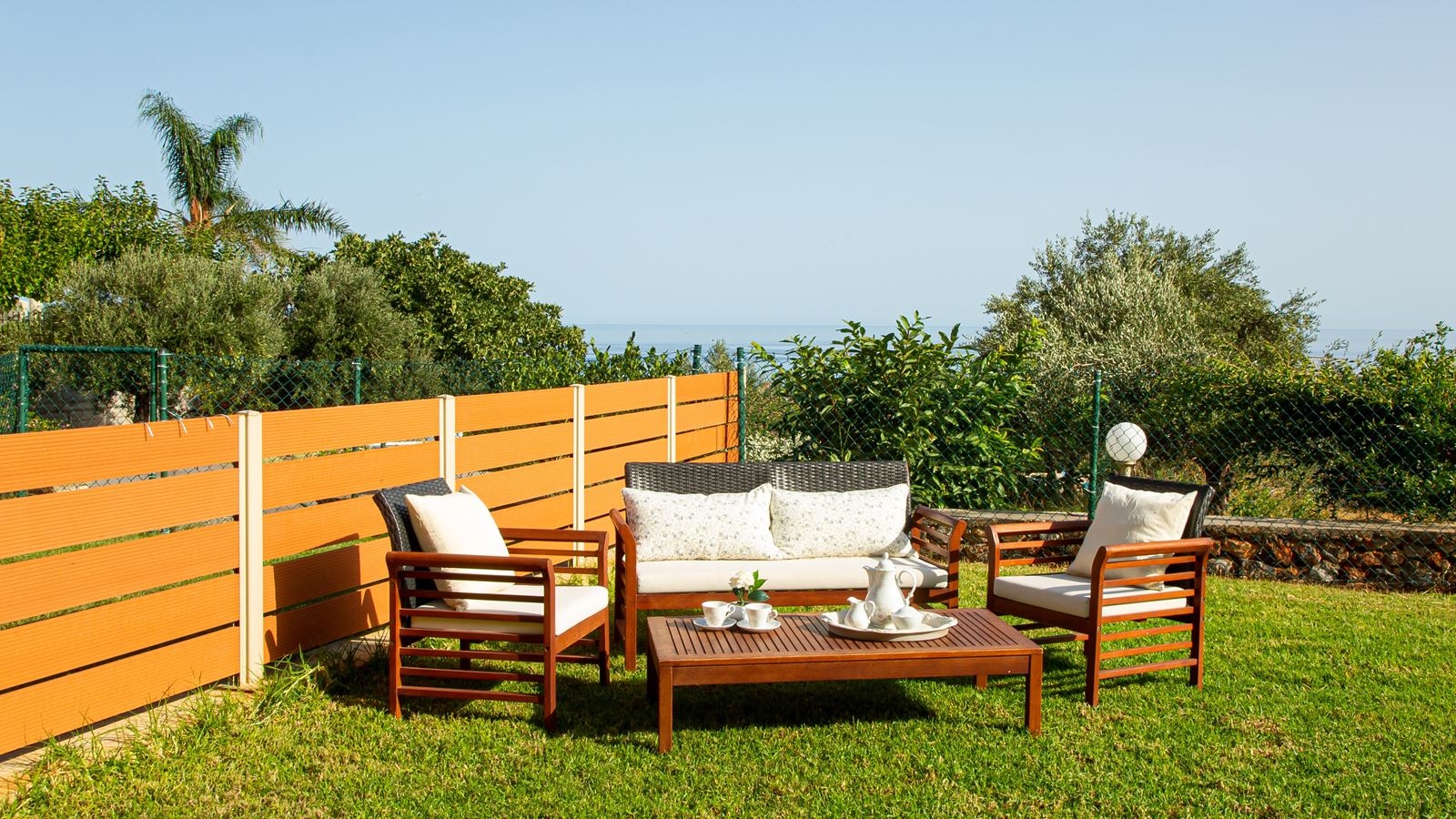 rooms-apartment-luxury-1-bedroom-seaview-balcony-or-terrace