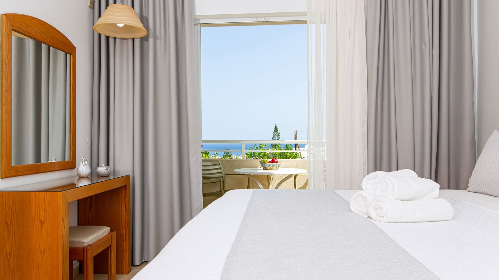 rooms-studio-superior-double--gardenseaview-balcony-or-terrace