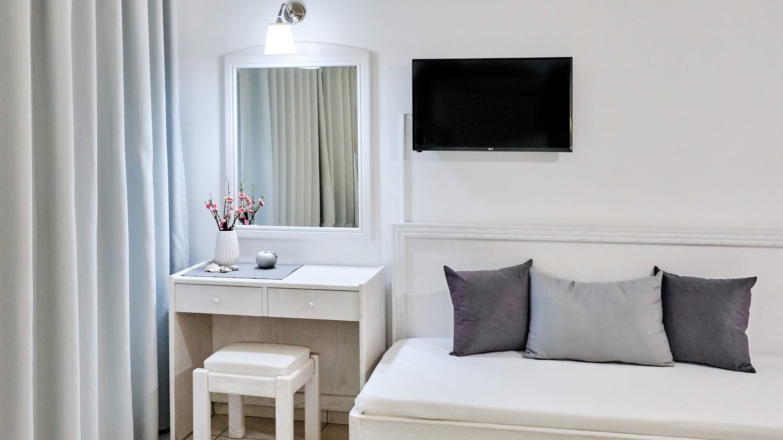 rooms-studio-superior-triple-gardenseaview-balcony-or-terrace