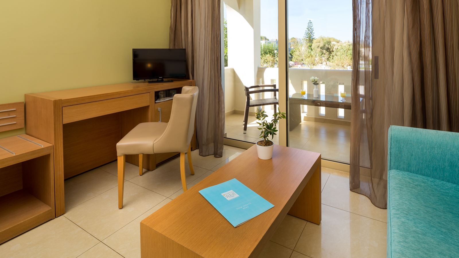 rooms-room-double-garden-view