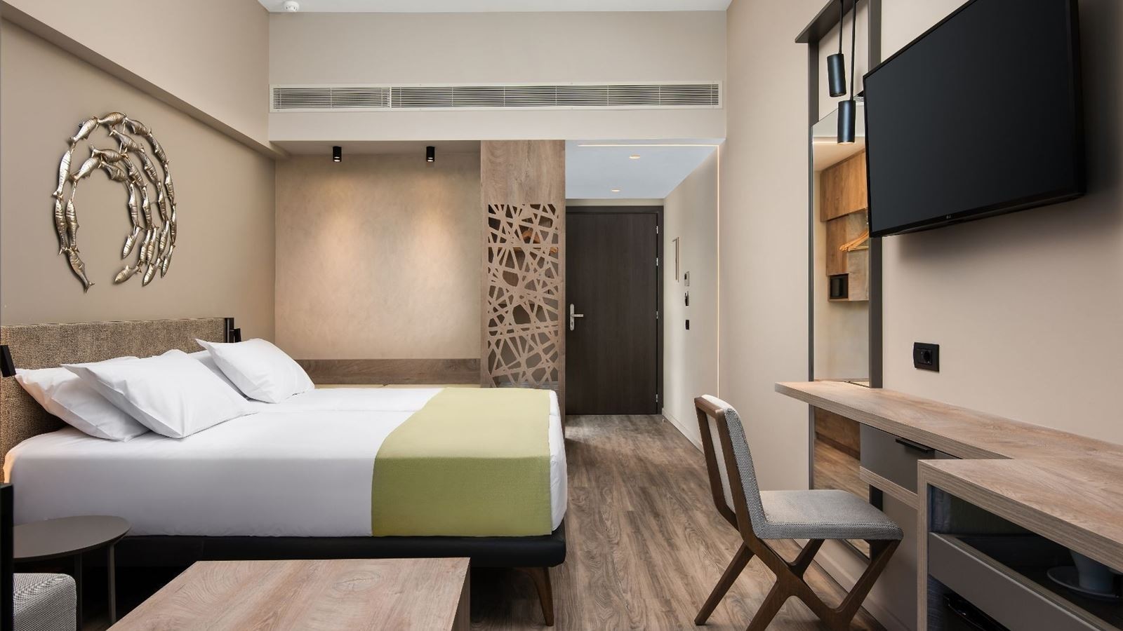 rooms-deluxe-pool--garden-view