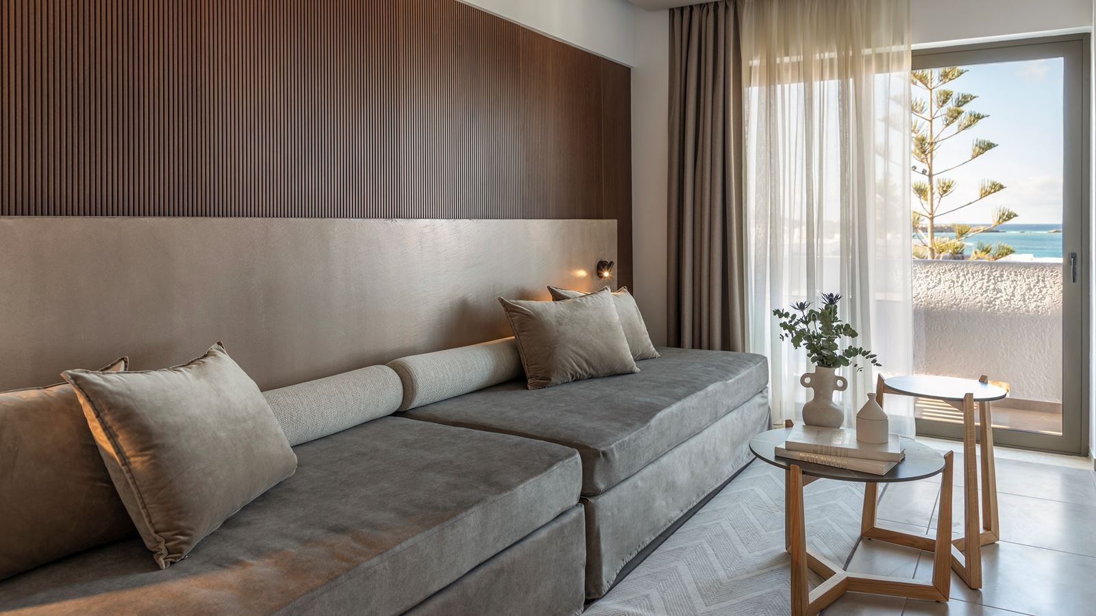 rooms-room-family-1-bedroom-with-living-room