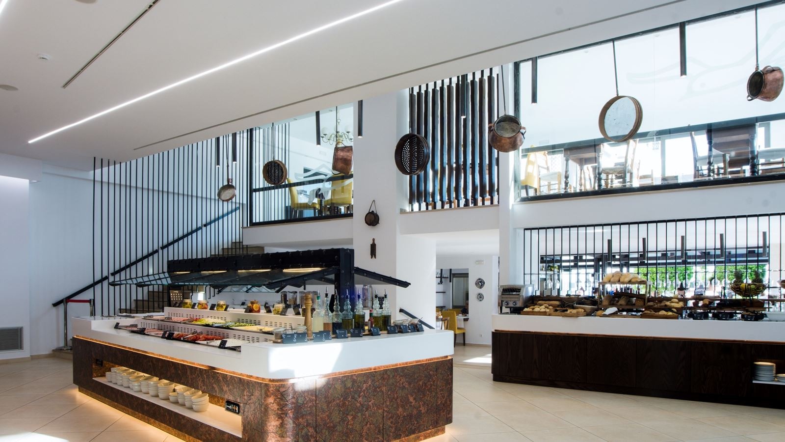 restaurants-mediterraneo-main-restaurant